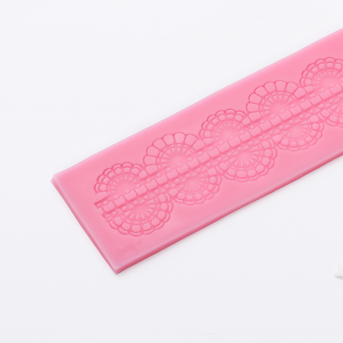 Коврик для айсинга 17х6,5х0,5 см "Рюши", цвет розовый