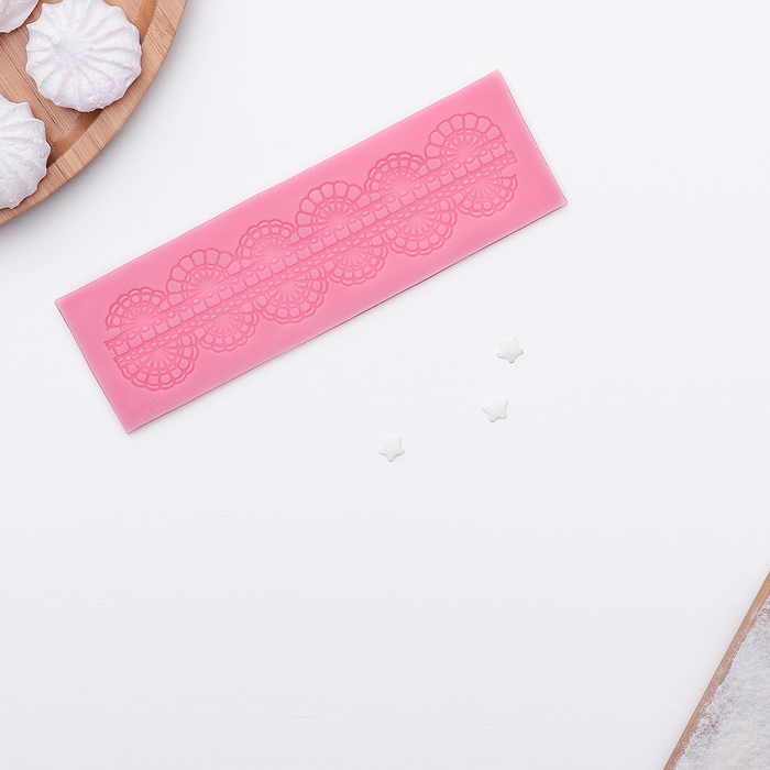 Коврик для айсинга 17х6,5х0,5 см "Рюши", цвет розовый