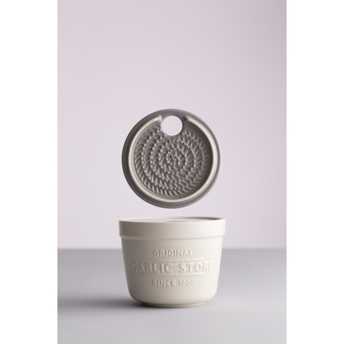 

Ёмкость для чеснока с тёркой Mason Cash Innovative kitchen