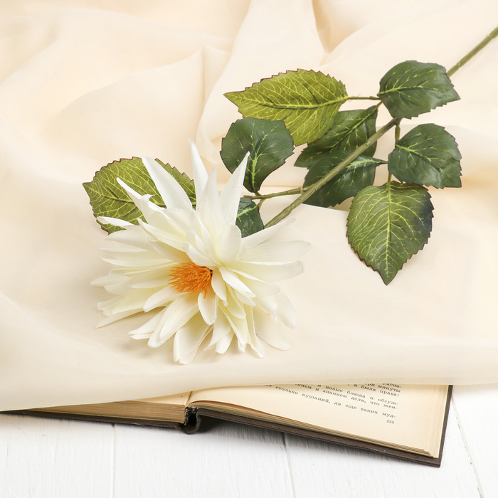 Цветок искусственный "Белый георгин"