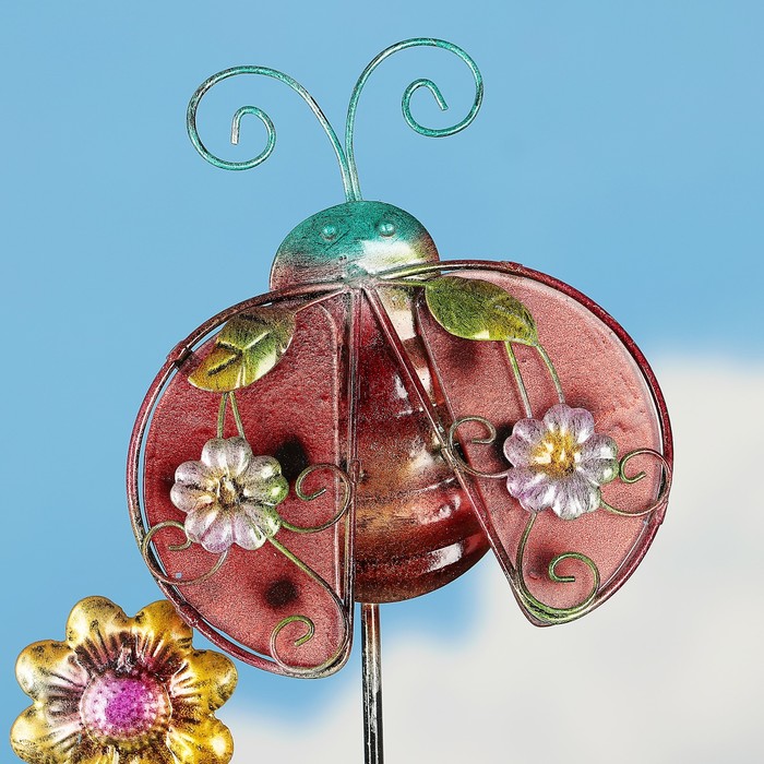 Декоративный штекер "Божья коровка с цветами"