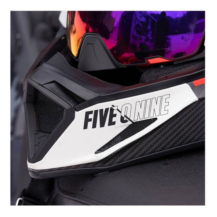 

Шлем 509 Altitude 2.0 Carbon 3K Hi Flow, размер 3XL, чёрный, белый, красный