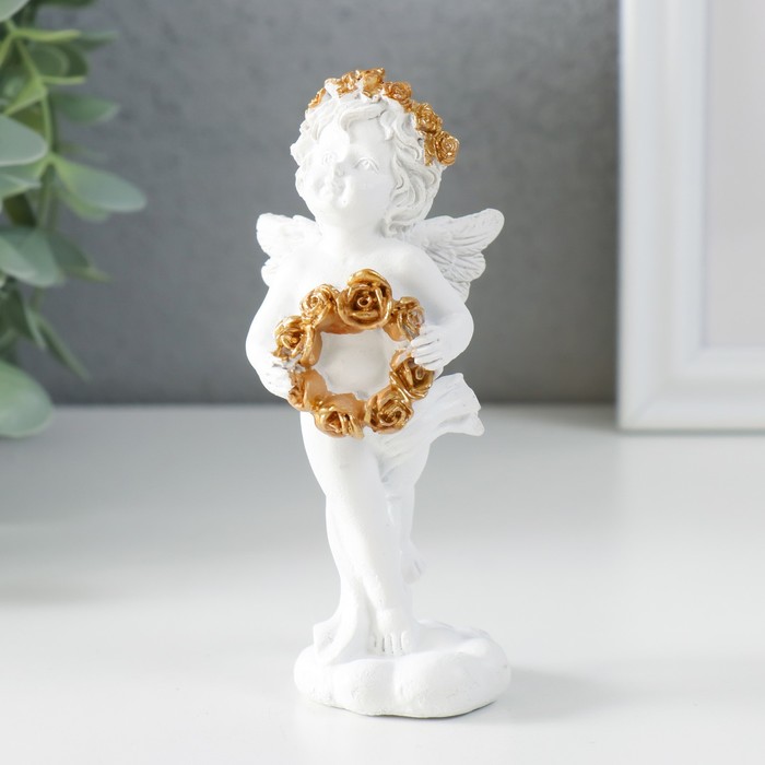 Сувенир полистоун Белоснежный ангел с венком из золотых роз 5х4,5х12 см