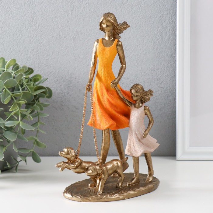 Сувенир полистоун Мама с дочкой на прогулке с собаками бронза, оранжевый 16х9,5х24 см