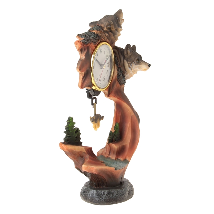 Часы настольные "Волк на обрыве"