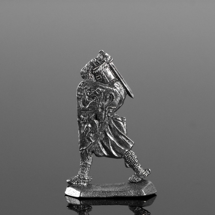 Оловянный солдатик "Рыцарь рубящий"