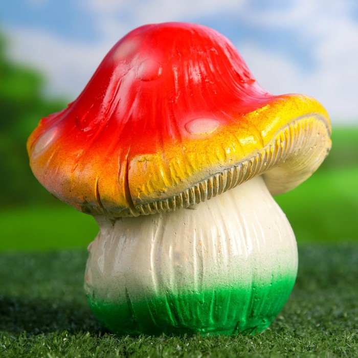 Садовая фигура "Гриб" красно-жёлтая шляпка