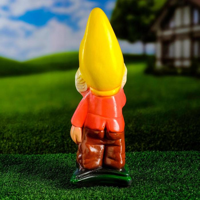 Садовая фигура "Гном в расстёгнутой рубашке"