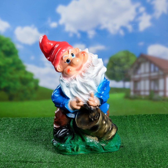 Садовая фигура "Гном с бочкой" фиолетовый кафтан