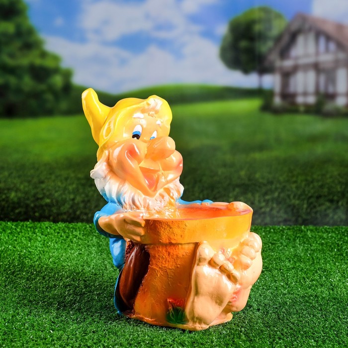 Садовая фигура "Гном с горшком"