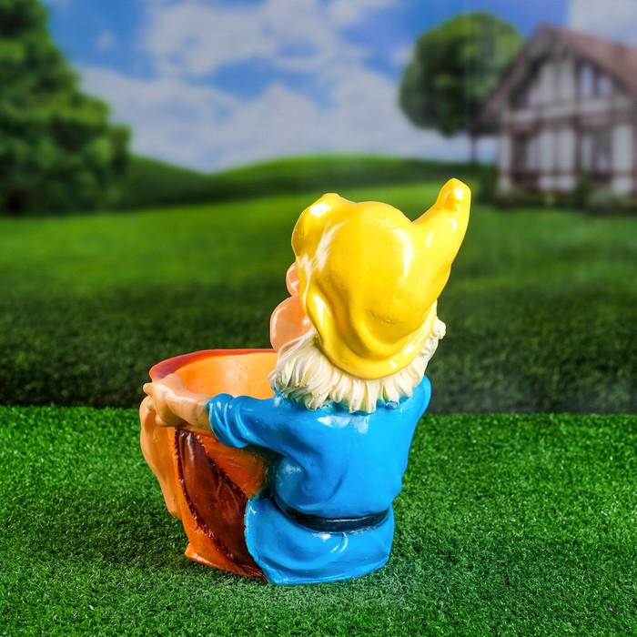 Садовая фигура "Гном с горшком"