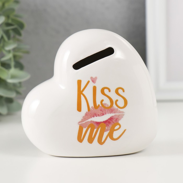 

Копилка керамика "Белое сердце - Kiss me" 11х5х10,5 см