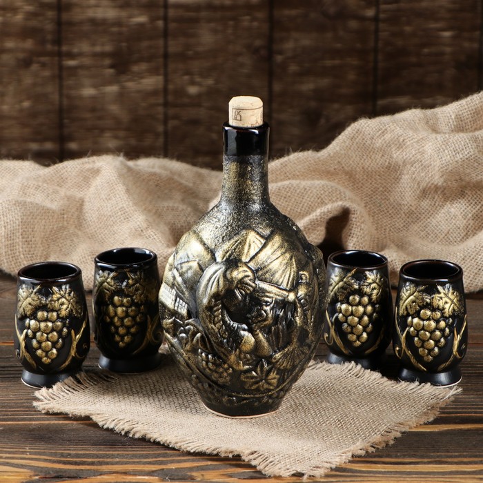 Штоф с рюмками "Тамина" чёрная глазурь, светлое золото, 5 предметов, 0,5 л