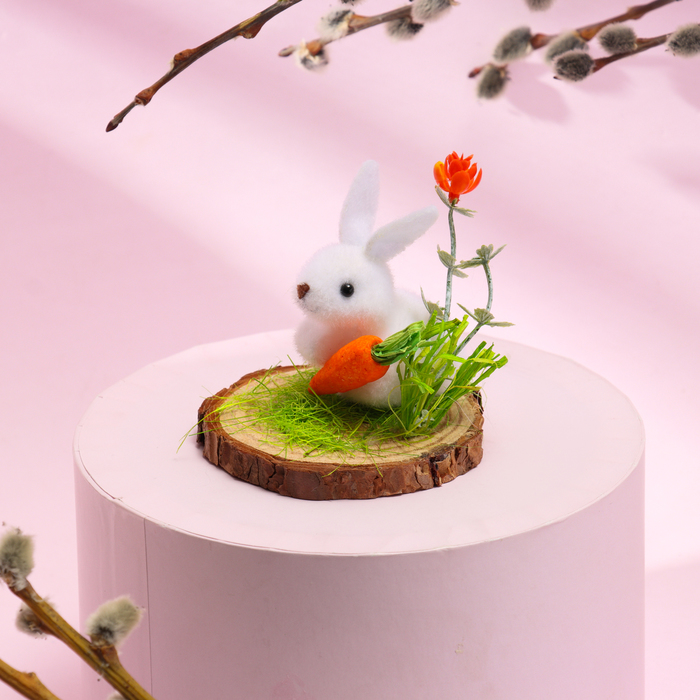 цена Пасхальный декор «Зайка с морковкой» 8 × 8 × 7 см