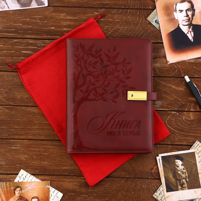 

Родословная книга со встроенной флешкой 16 Gb «Книга всей семьи», 17,5 х 23 см.