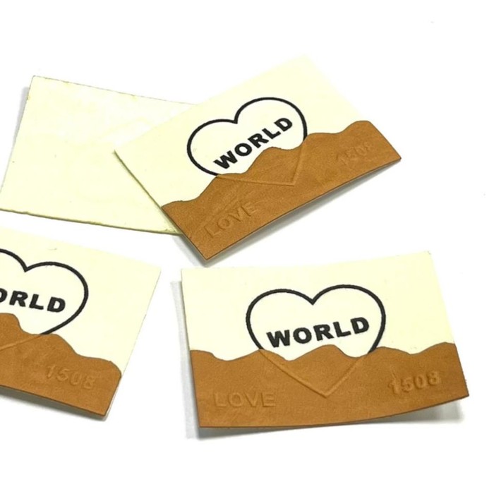 

Нашивка World Love, размер 3,5x5 см, цвет молочный, коричневый