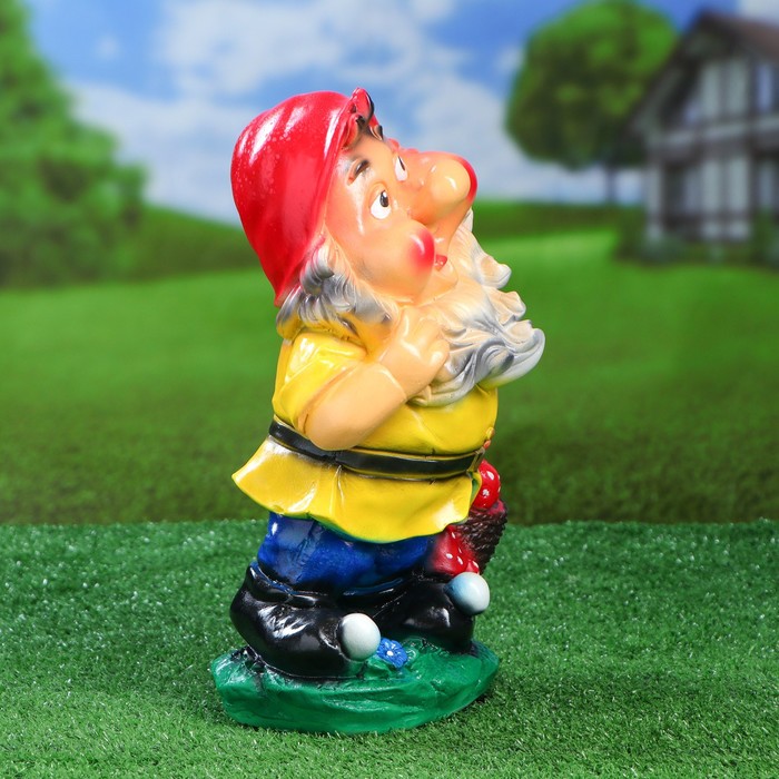 Садовая фигура "Гном с корзинкой" жёлтая одежда