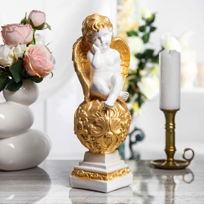 Статуэтка "Ангел на шаре" с узором, белый с золотом