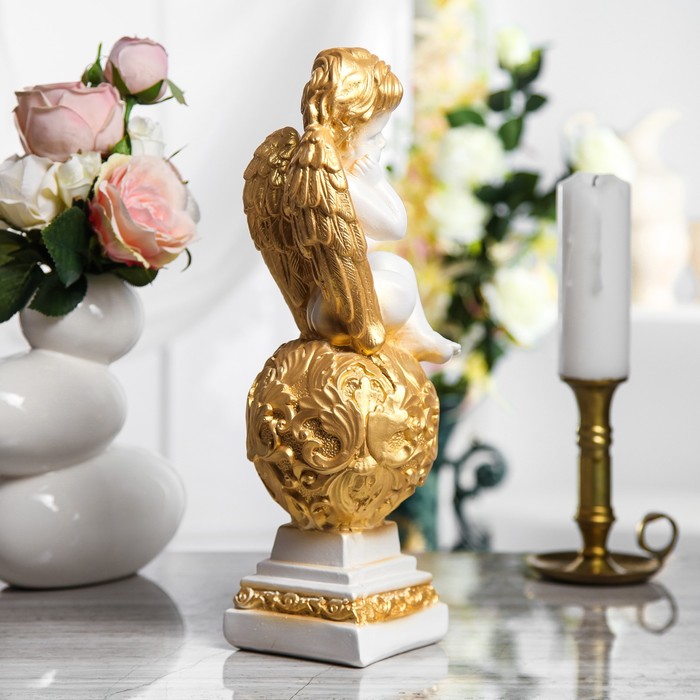 Статуэтка "Ангел на шаре" с узором, белый с золотом