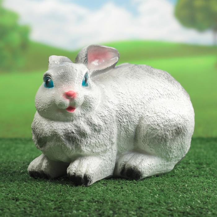 Садовая фигура "Сидящий зайчик" большой, бело-серый