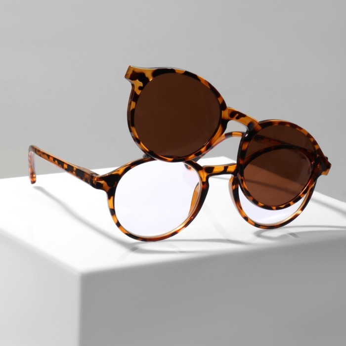 

Очки с клипоном (Clip-On) GA0414 (Цвет: C1 леопард; диоптрия: -1; тонировка: Коричневый)