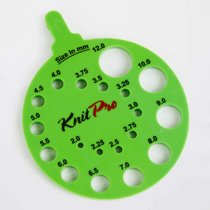 Линейка для определения размера спиц KnitPro, круглая зеленая 10992 линейка для определения размера спиц и плотности вязания knitpro 10701
