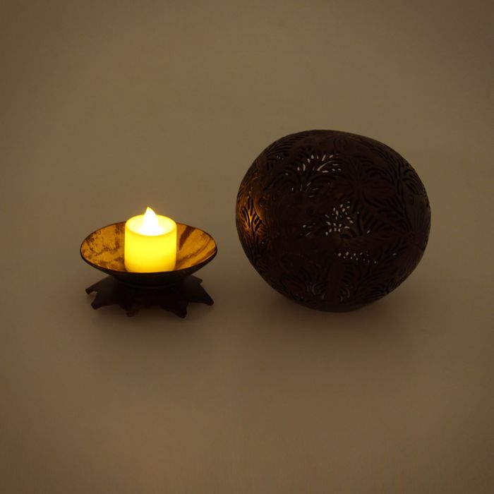 Подсвечник резной "Бабочки"