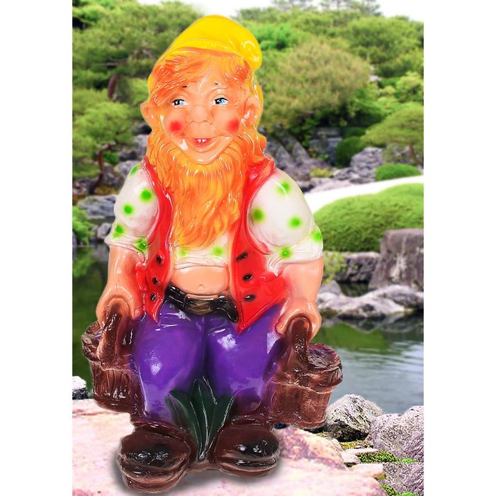 Садовая фигура "Гном с вёдрами" красный жилет