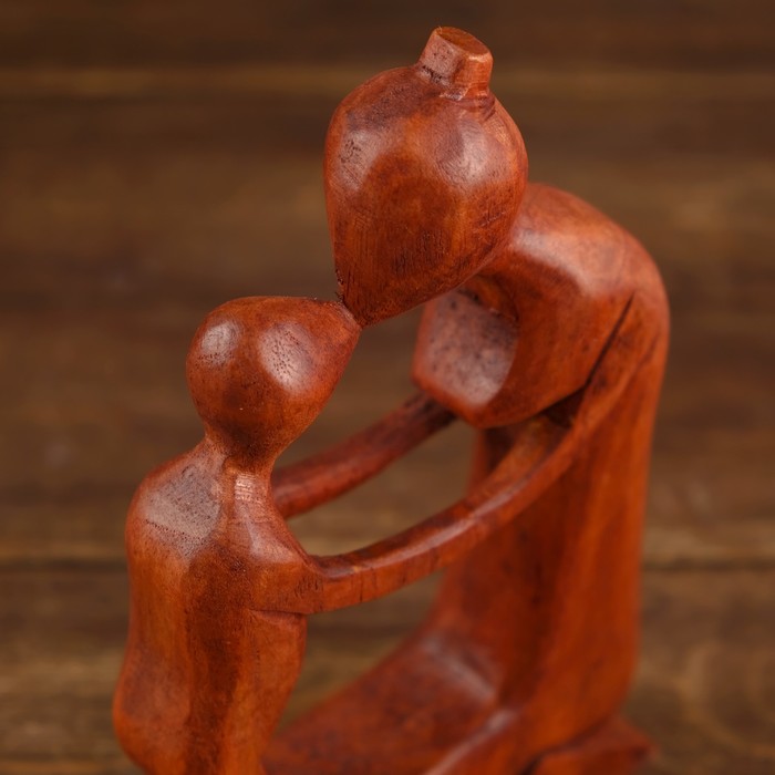 Сувенир "Мама с ребёночком"