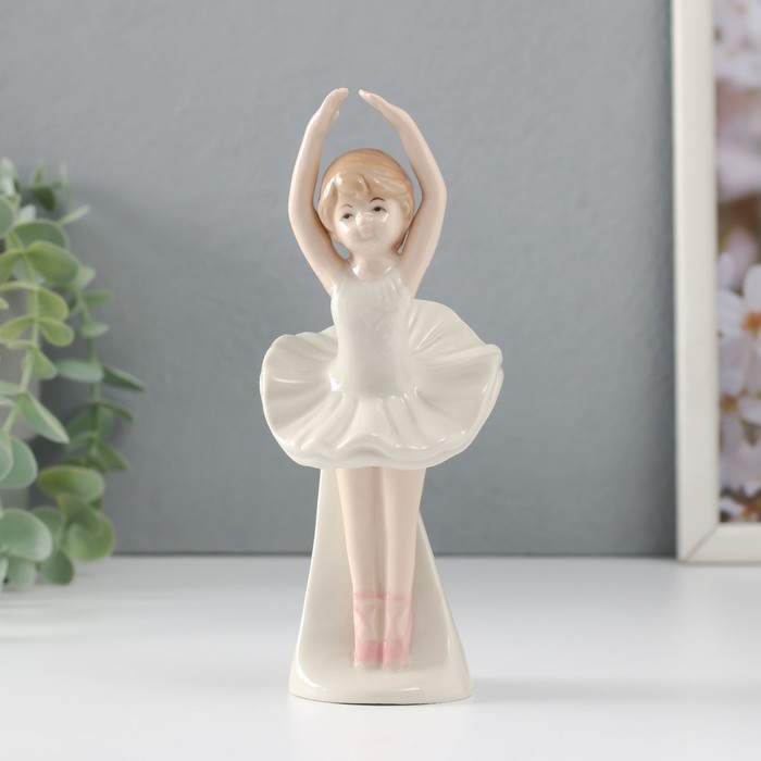 Сувенир керамика Маленькая балерина в белой пачке 6,5х5,5х16 см sm10 свистулька маленькая утка керамика щипановых