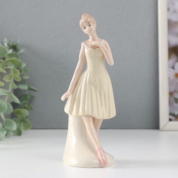 Сувенир керамика Балерина в жёлтом платье 6,5х6,5х17 см сувенир керамика юная балерина после репетиции 15х12 5х9 5 см
