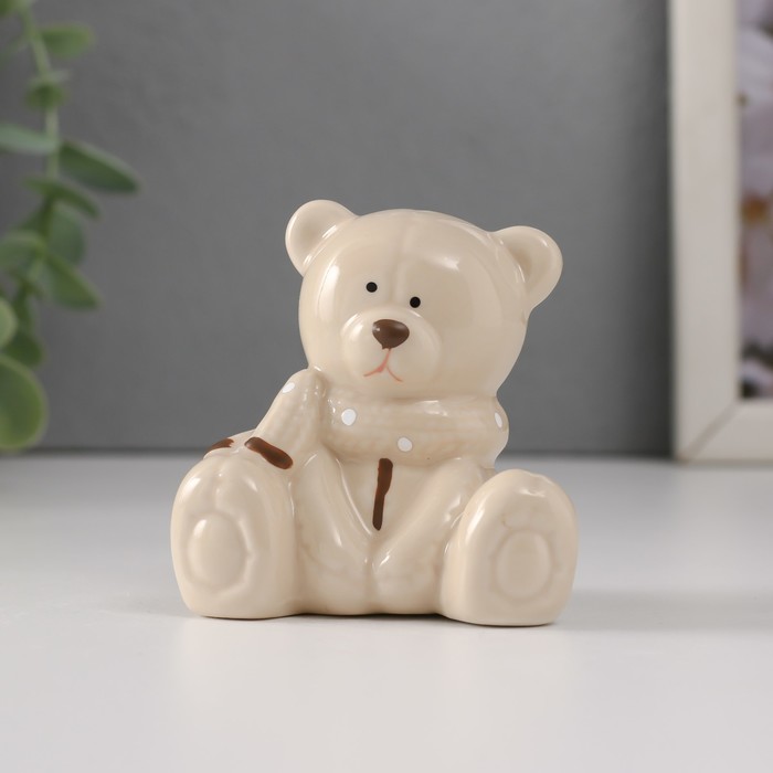 Сувенир керамика Медвежонок стесняшка в шарфике, сидит 6,5х5х6,5 см