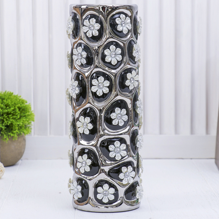 Ваза "Цветочный орнамент" чёрная