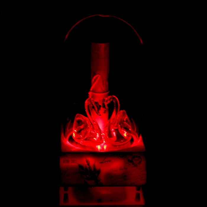 Сувенир музыкальный и световой колба "Лебедушки со свитком"