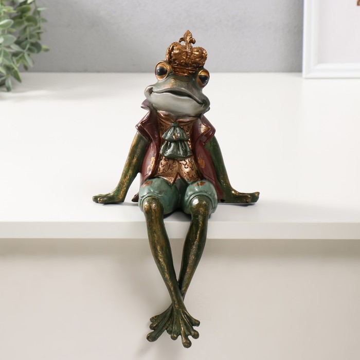 Сувенир полистоун Лягуха в короне, с жабо сидит 17,5х15х30,5 см