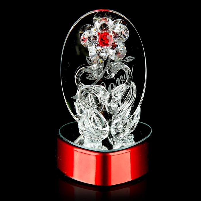 Сувенир "Пара лебедей у зеркала с цветком" со светом