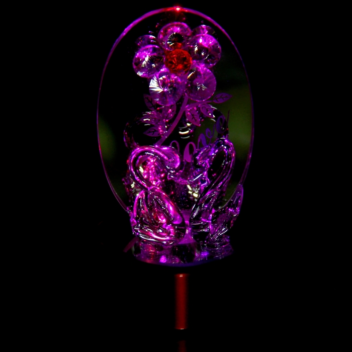 Сувенир "Пара лебедей у зеркала с цветком" со светом