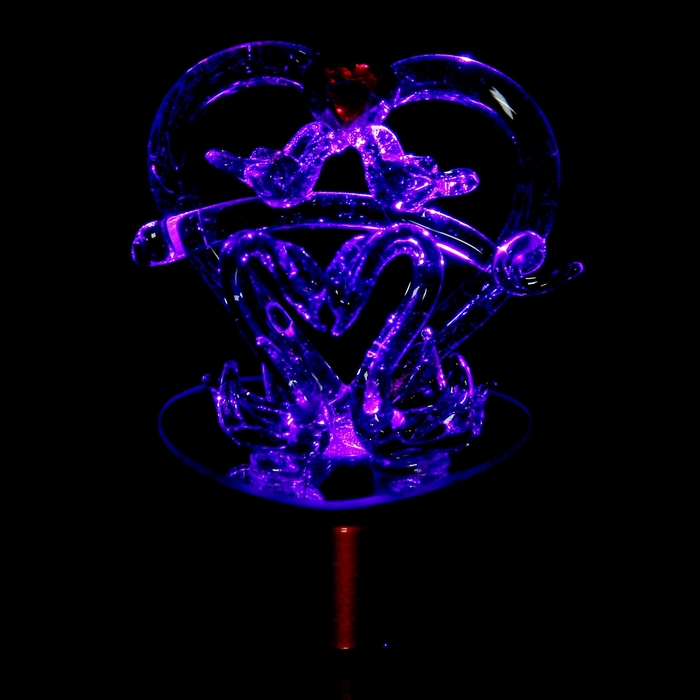 Сувенир "Пара лебедей у сердца с птицами" со светом