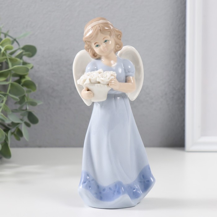 Сувенир керамика Ангел рассматривающий цветы 18х7,5х6 см цена и фото