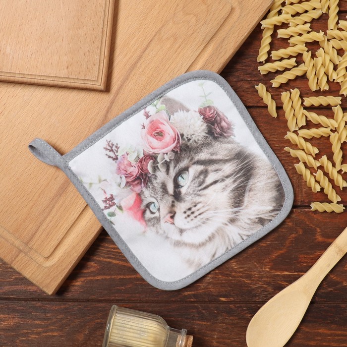 

Прихватка Доляна "Flower cat" 17х17 см, габардин, 35% хл, 65% пэ, ватин 250г/м2