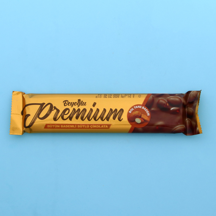 Шоколад молочный Premium, с цельным миндалем, 75 г