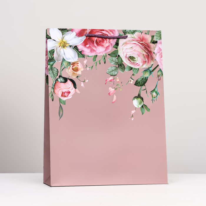 Пакет подарочный цветы темно-розовый, 32,5 х 42,5 х 10 см