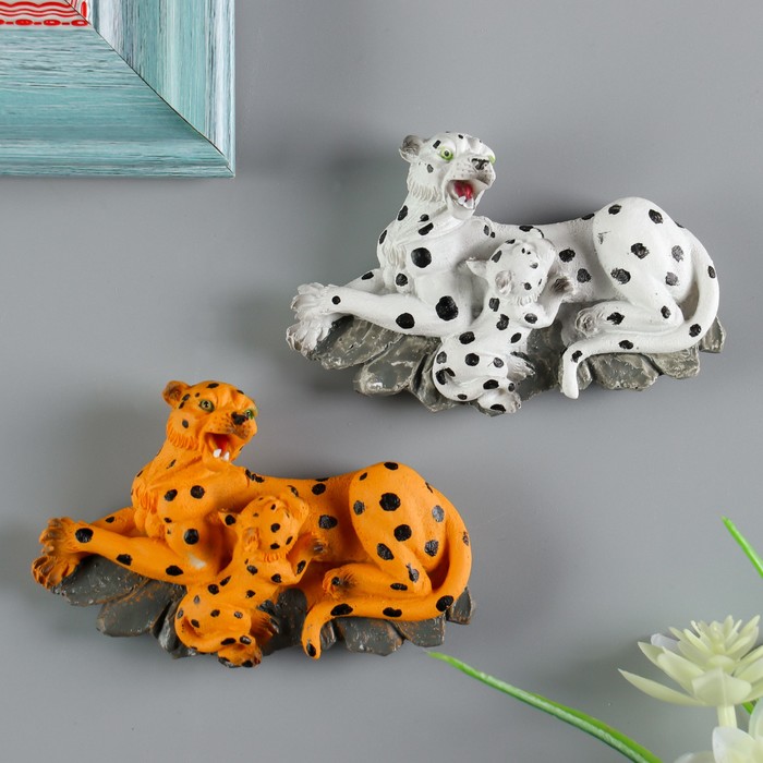 Магнит "Ягуар с детёнышем" МИКС