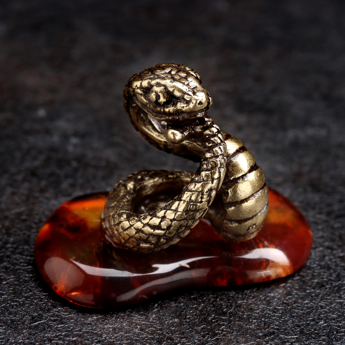 Сувенир Змея, латунь, янтарь сувенир слон 4 5х5 см латунь янтарь