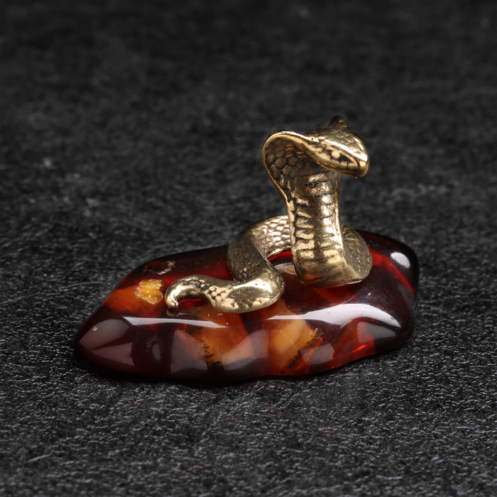 Сувенир Змея Кобра, маленькая, латунь, янтарь