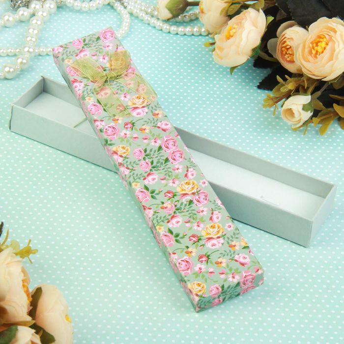 Коробочка подарочная под браслет/цепочку/часы "Розочки", 20*4,5, цвет зелёный, вставка белая