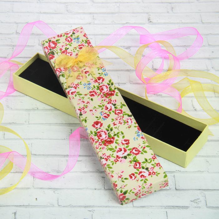 Коробочка подарочная под браслет/цепочку/часы "Розочки" 20*4,5*2, цвет бежевый