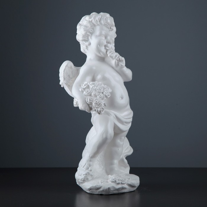 Статуэтка "Ангел с розами" белая