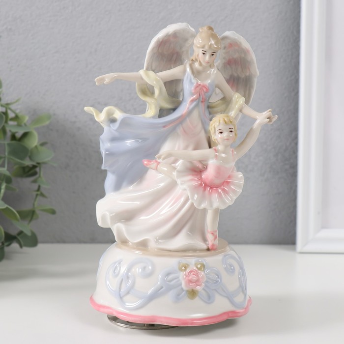 Сувенир керамика музыкальный Ангел-хранитель и маленькая балерина 11х12х19 см цена и фото