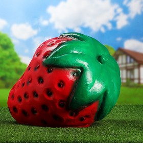 

Садовая фигура "Клубника" 50х38х38см